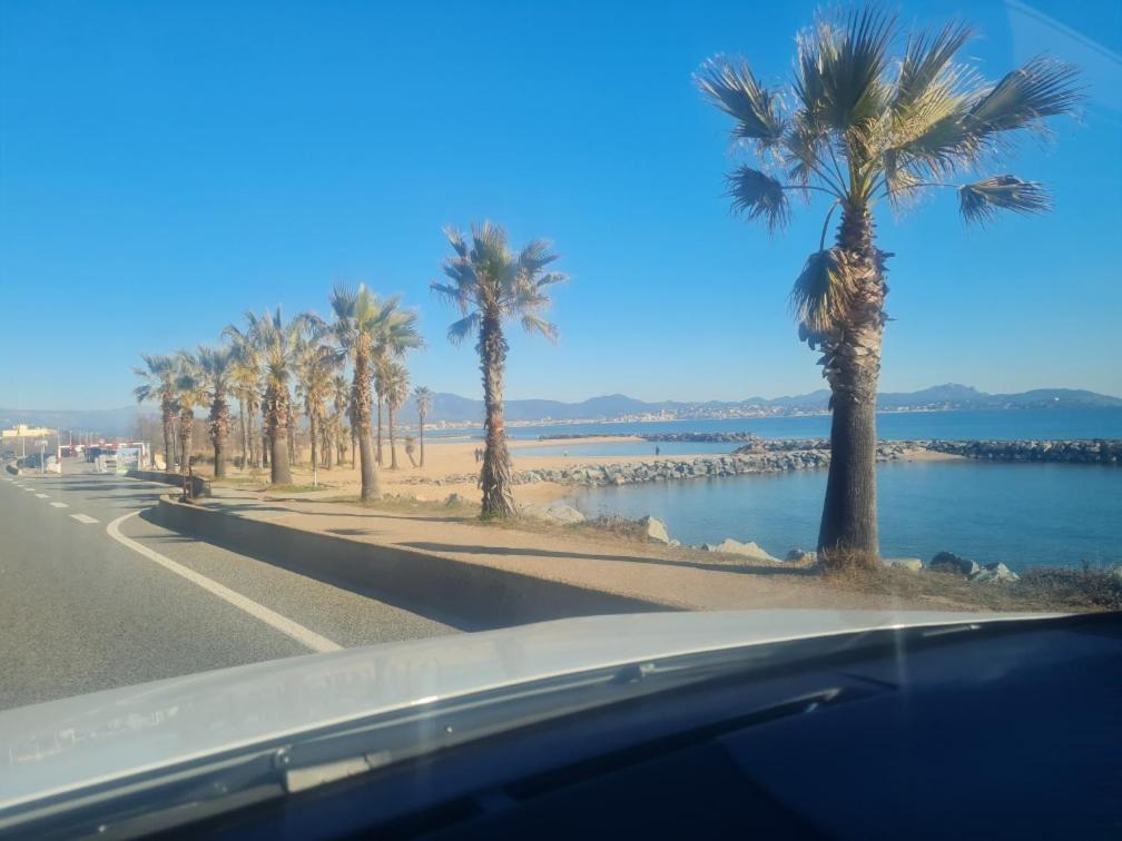 Mobil Home Neuf Camping L Ile Dor Plage St Raphael Avec Piscine Saint-Raphaël Екстериор снимка