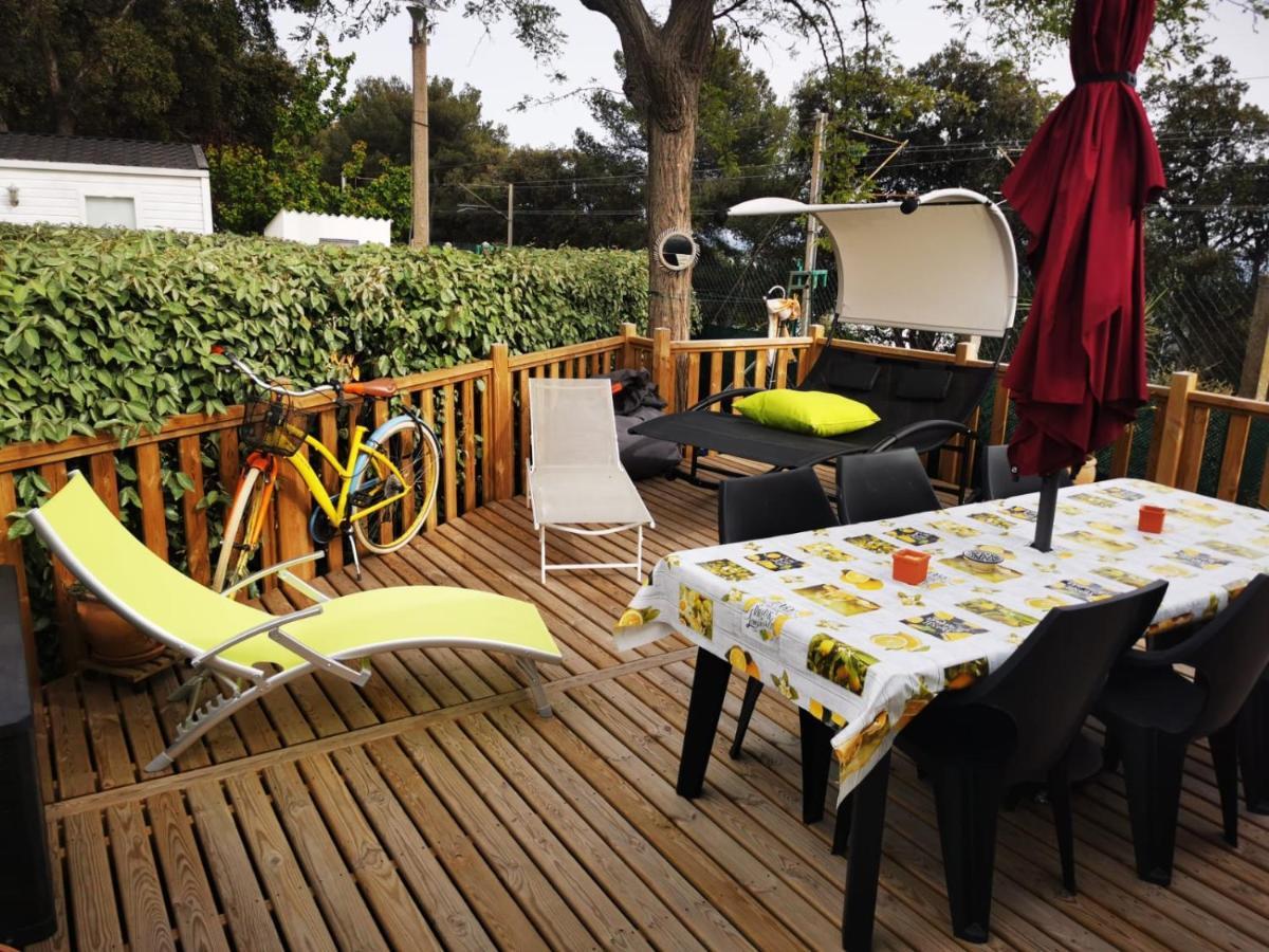 Mobil Home Neuf Camping L Ile Dor Plage St Raphael Avec Piscine Saint-Raphaël Екстериор снимка