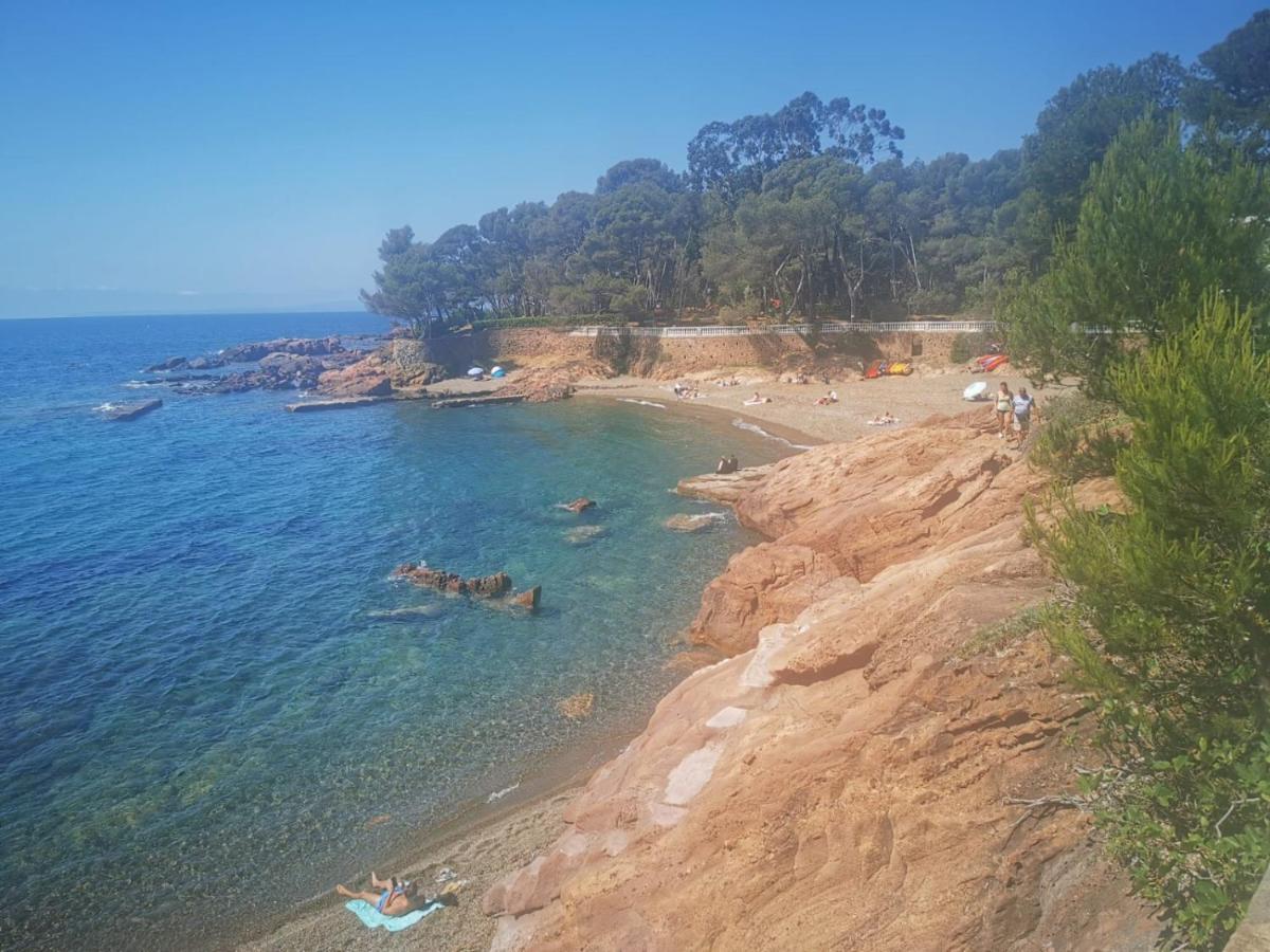 Mobil Home Neuf Camping L Ile Dor Plage St Raphael Avec Piscine Saint-Raphaël Екстериор снимка